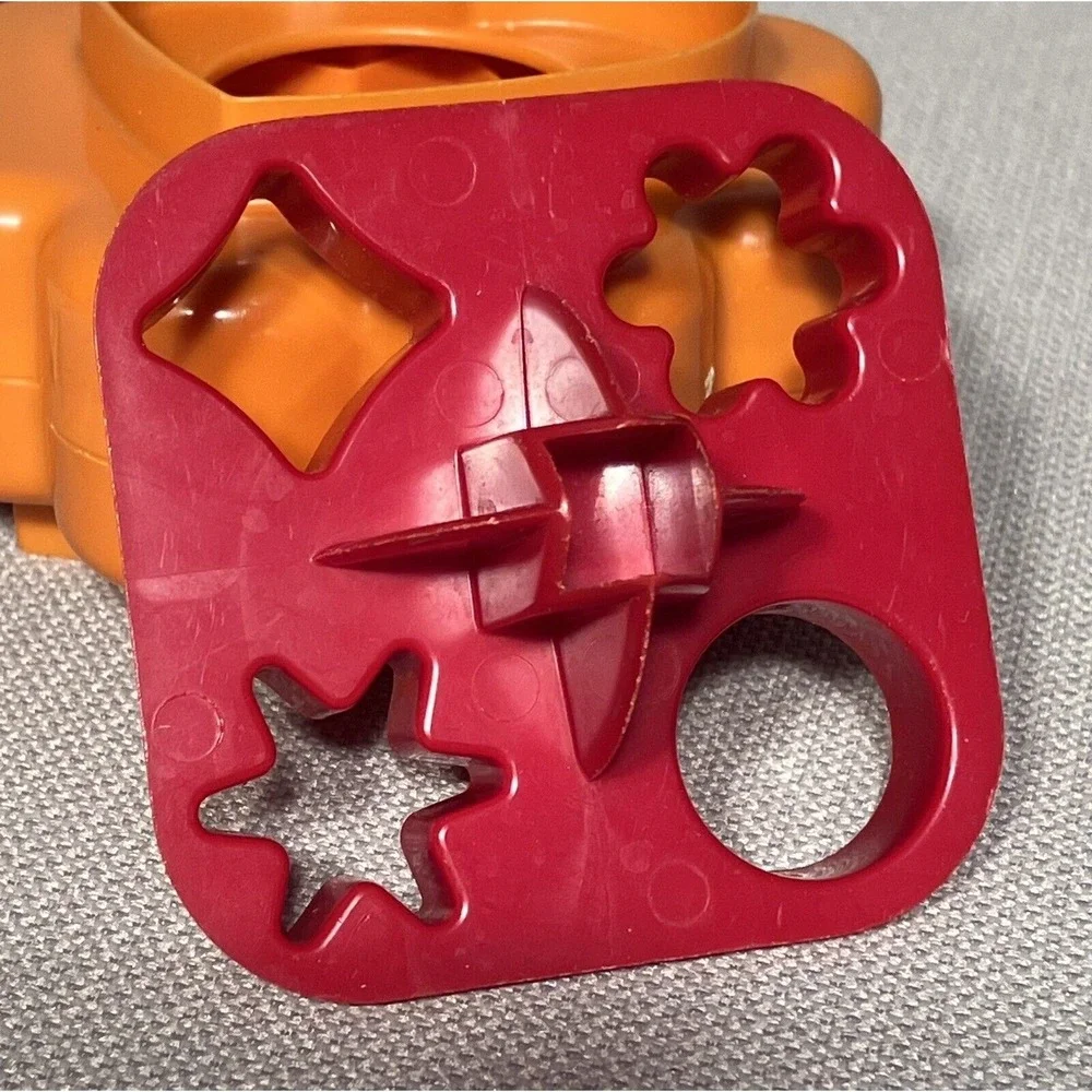 Vintage Tupperware Key Cookie Cutters Seals Lids Lot‎